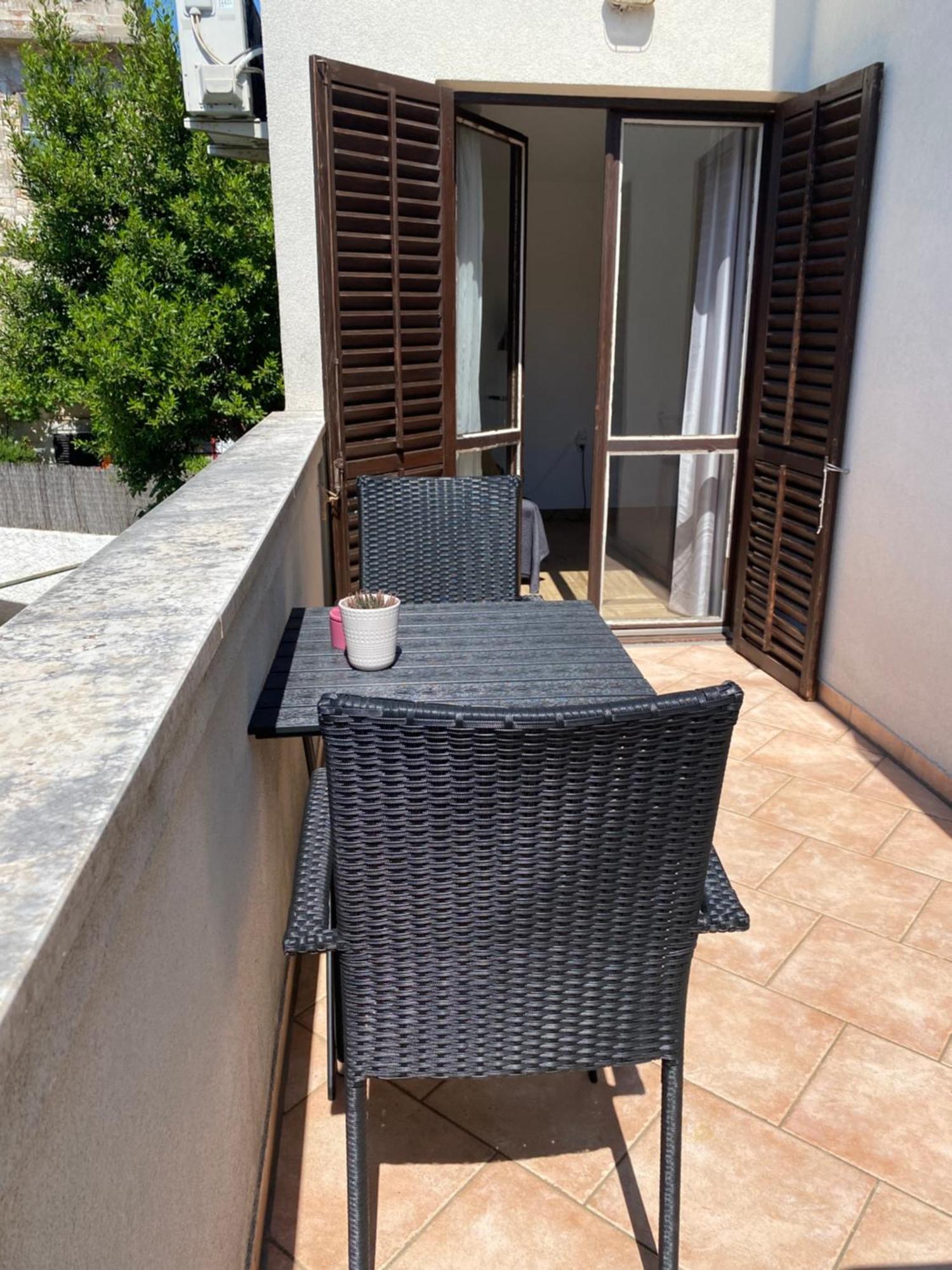 Apartments Tena With Private Parking Pula Exterior photo