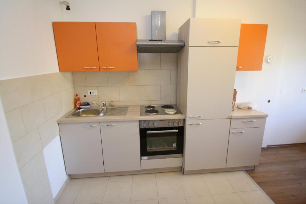 Apartments Tena With Private Parking Pula Room photo