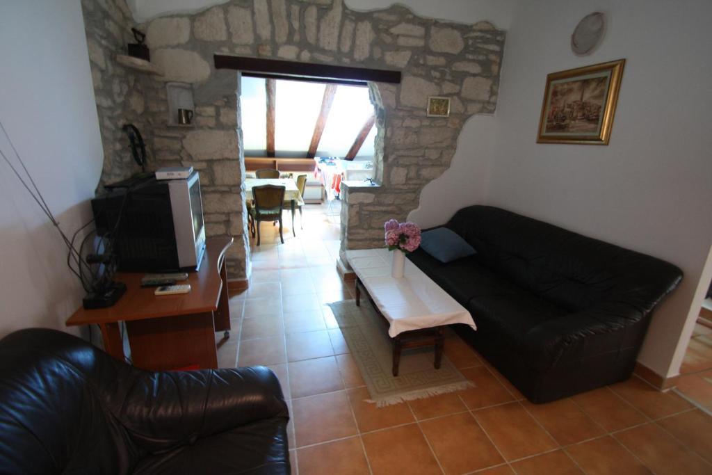 Apartments Tena With Private Parking Pula Room photo