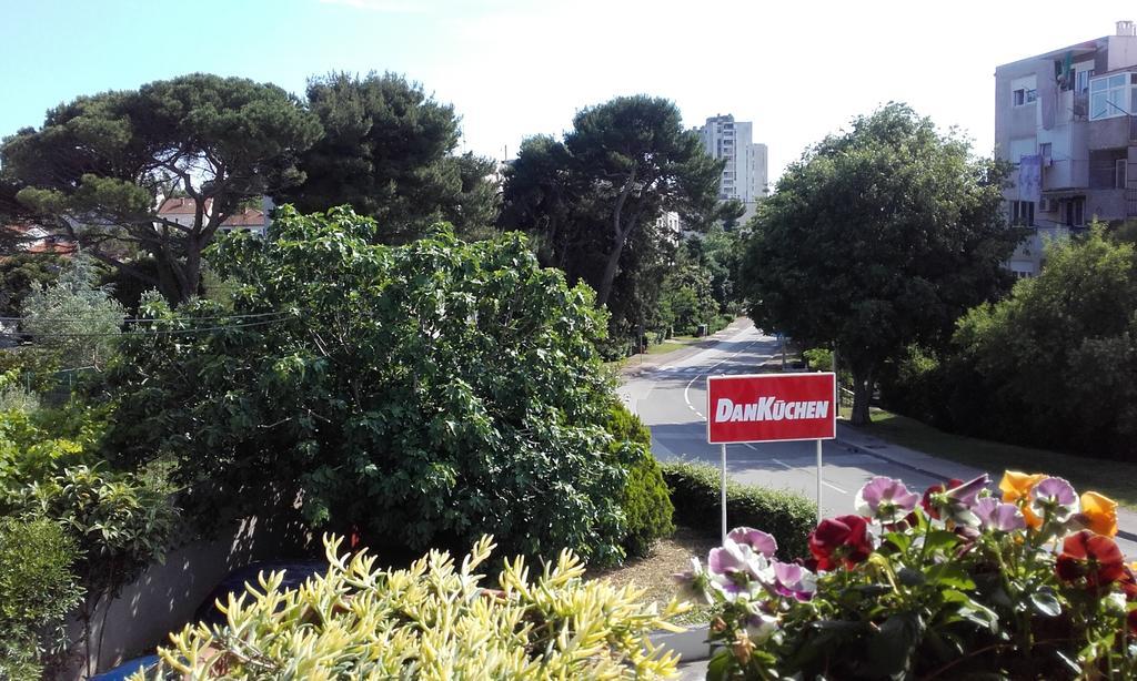 Apartments Tena With Private Parking Pula Exterior photo
